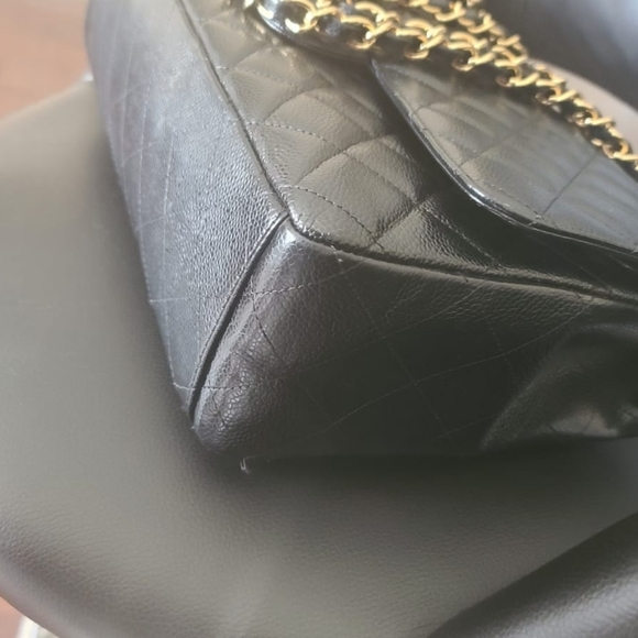 CHANEL 2011 Timeless Maxi Jumbo shoulder bag - Picture 9 of 13